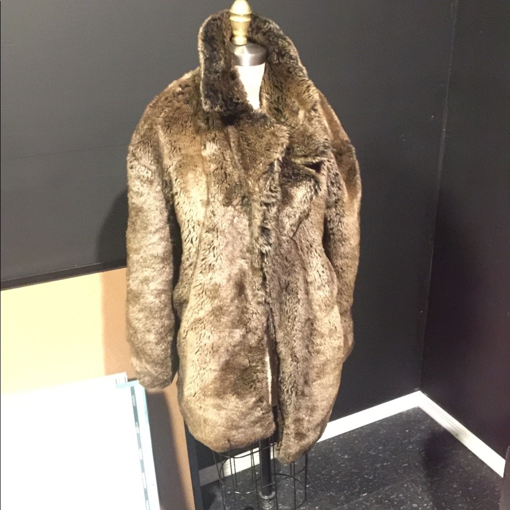 FAUX FUR COAT